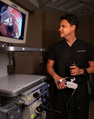 Dr Omar Bellorin-Marin performing Apollo Endo Sleeve Gastroplasty